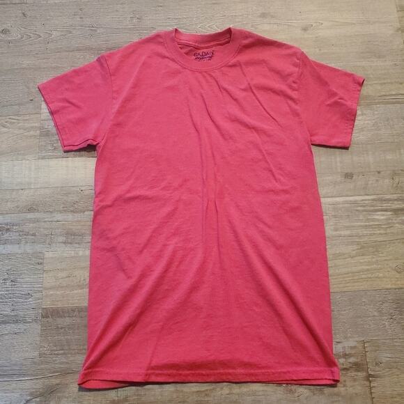 Gildan small pink unisex tee - Picture 1 of 5